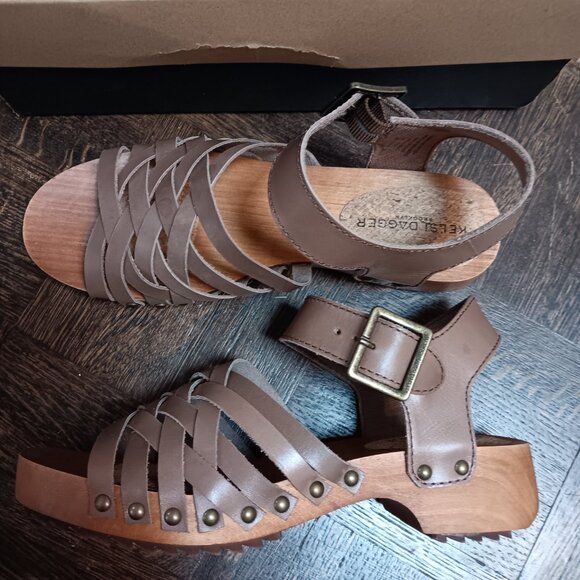 Kelsi Dagger Brooklyn Harling Clog Sandals - taupe leather, wood heel size 7 NIB - Picture 3 of 10